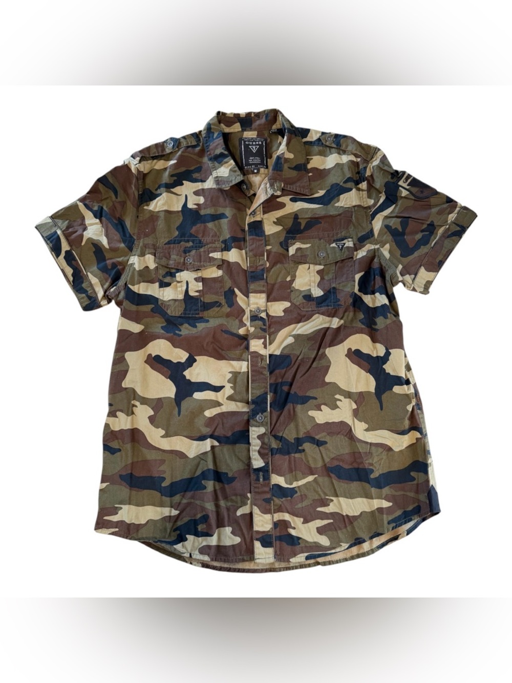 Vintage GUESS Men's M Camo Utility Shirt
Short Sleeve Button Up BLDG 03 LOT 02